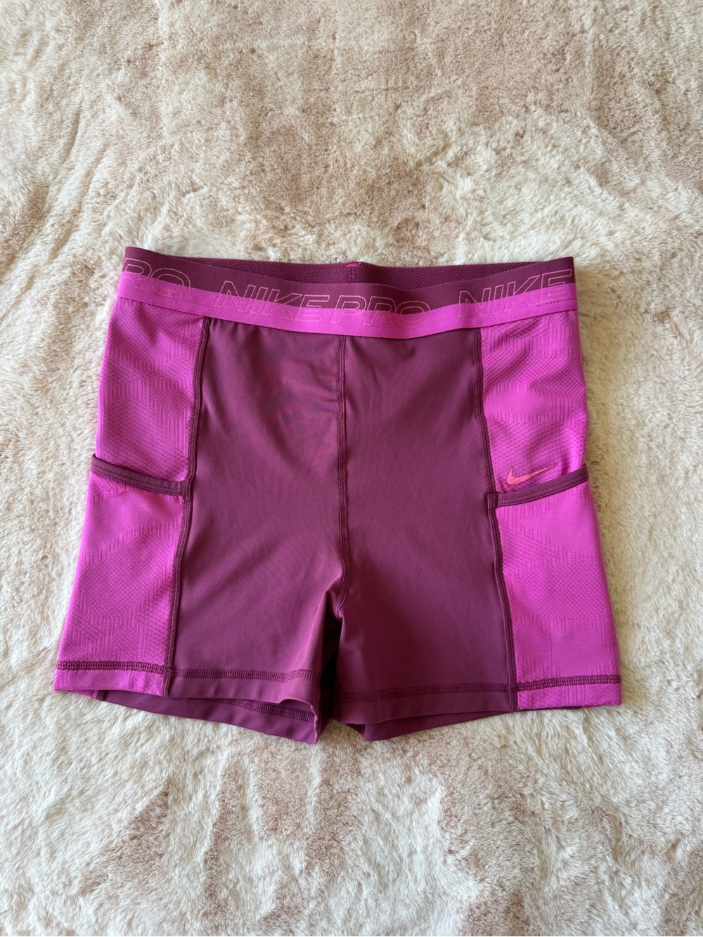 Nike Women's Pro High-Waisted 3" Training Shorts with Pockets Size Medium